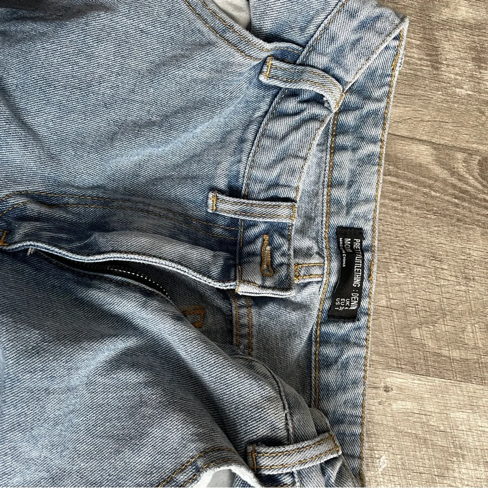 jeans - Picture 2 of 3